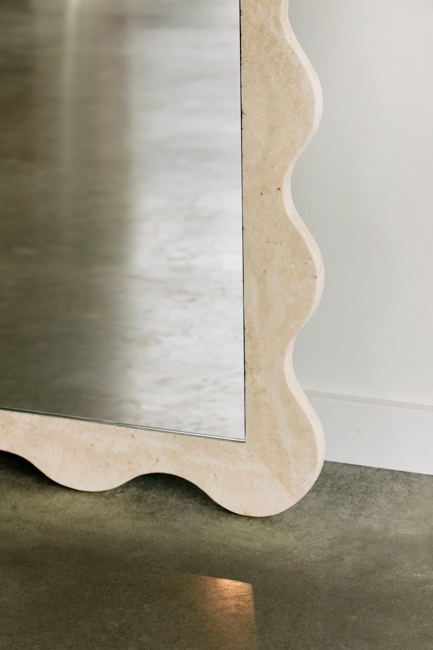 Deniz Mirror - Crema Travertine